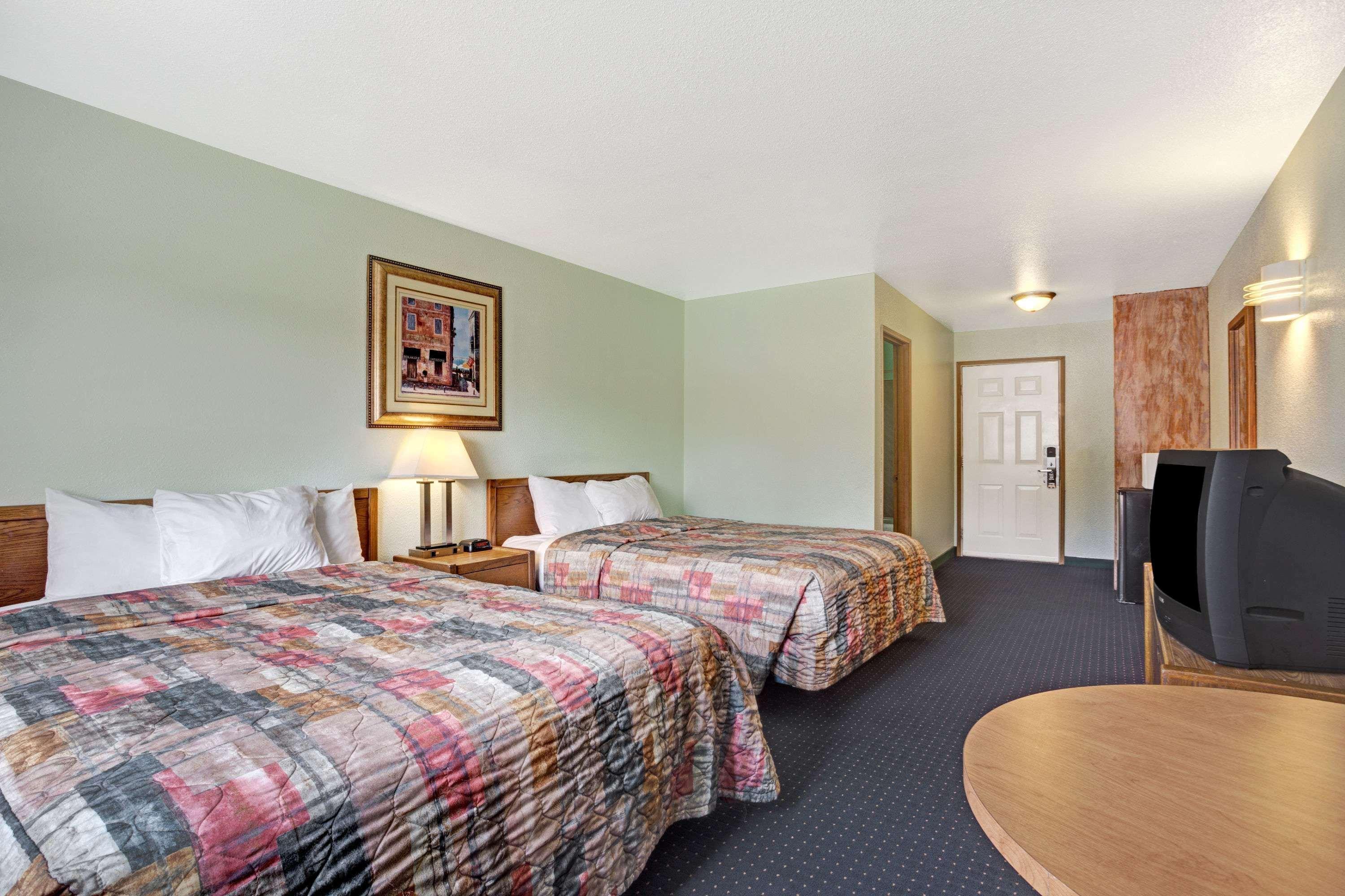 Travelodge By Wyndham Seattle North Of Downtown Bagian luar foto